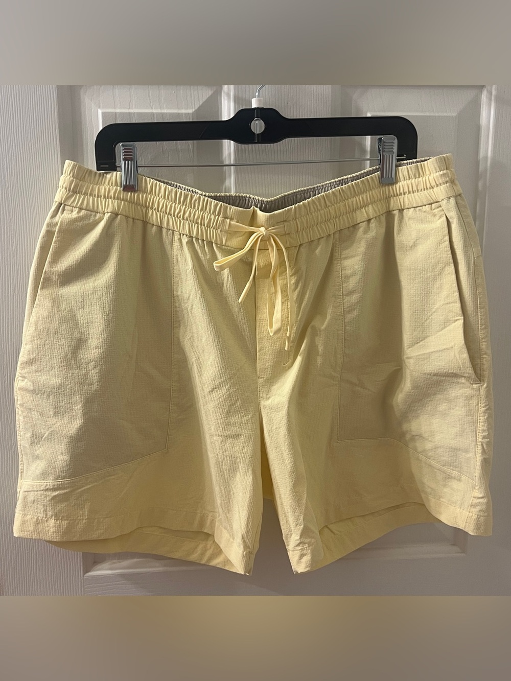 Lululemon Bowline Short Mens XXL Yellow Linerless Performance Stretch Ripstop